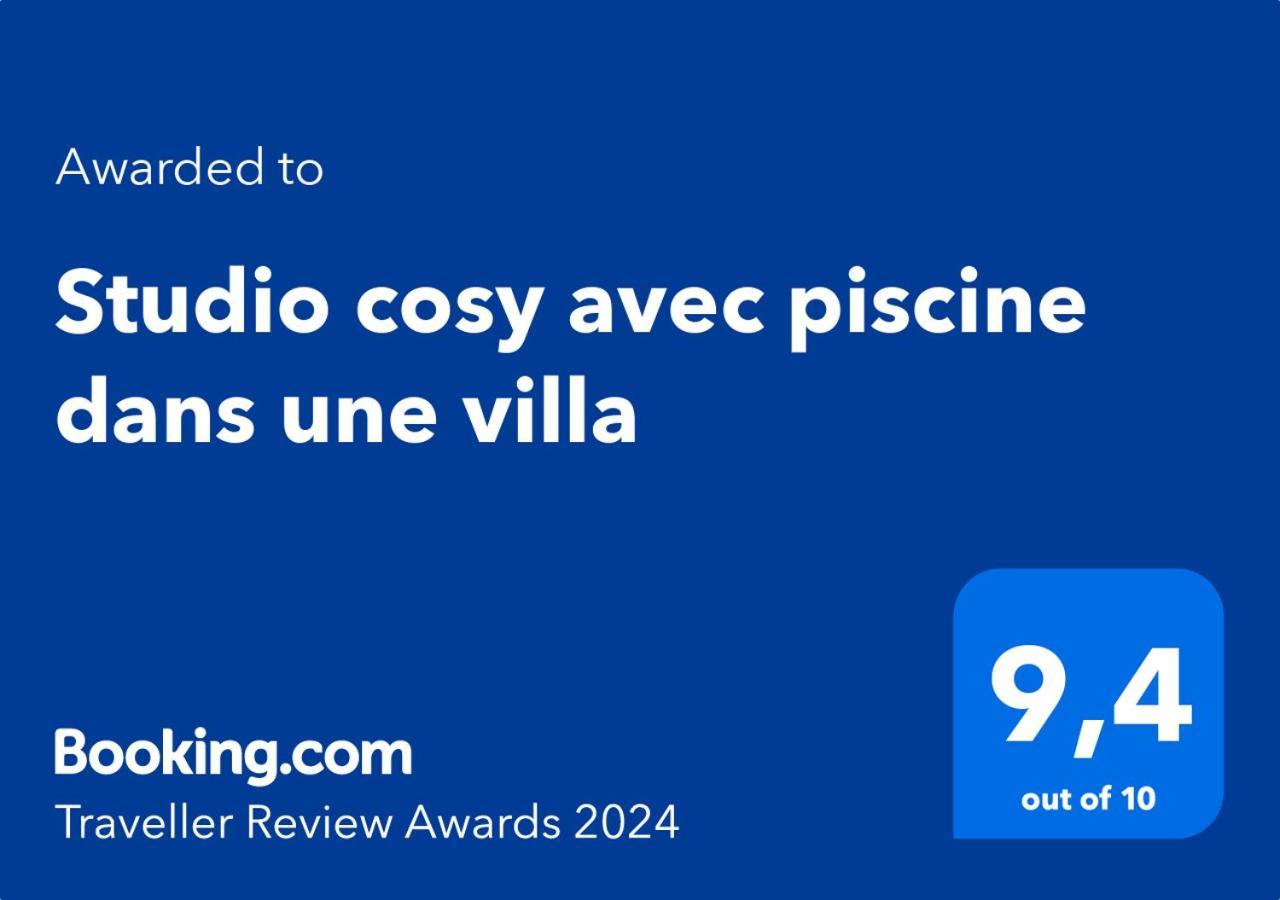 Studio Cosy Avec Piscine Dans Une Villa Saint-Denis Buitenkant foto