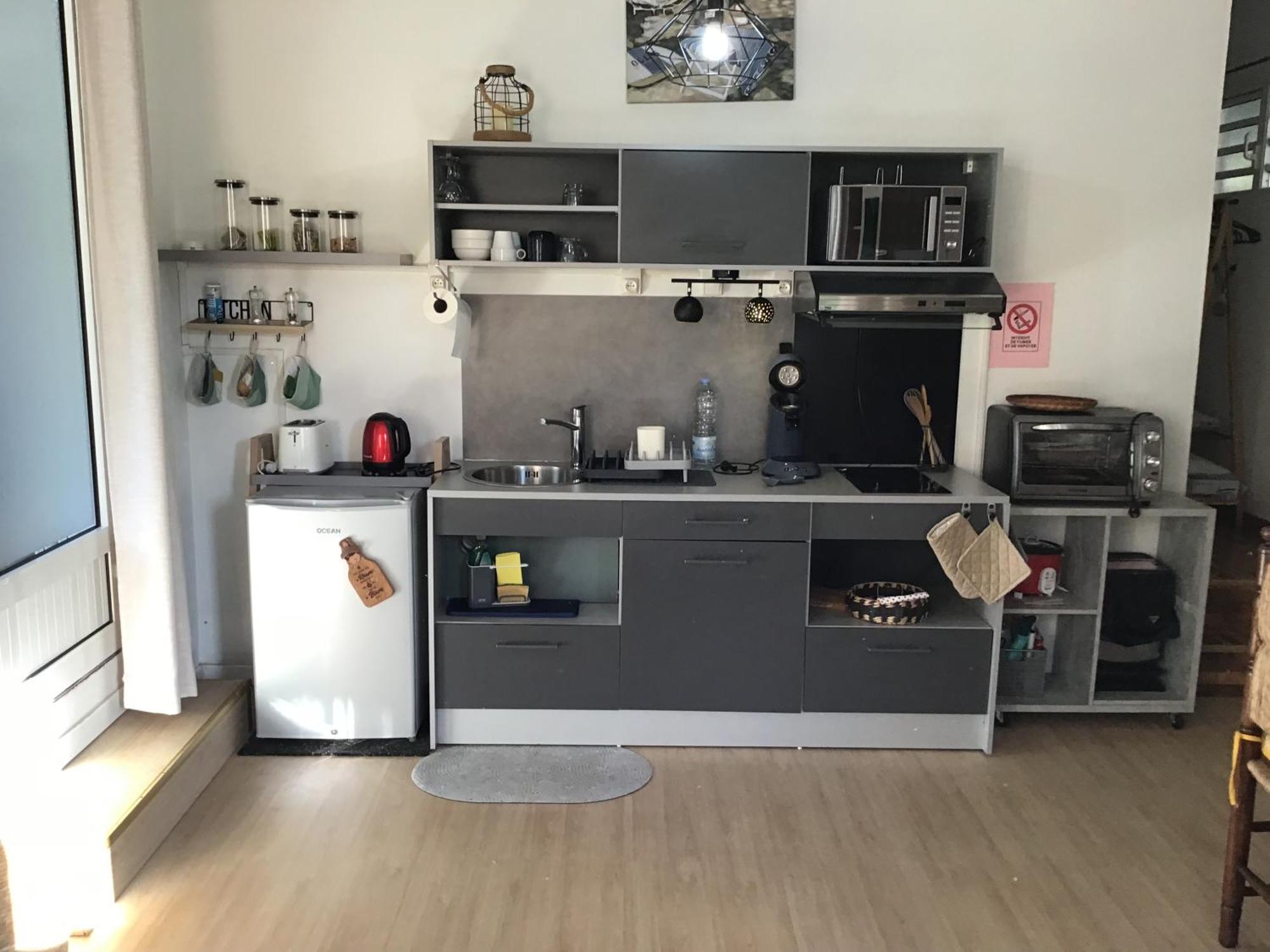 Studio Cosy Avec Piscine Dans Une Villa Saint-Denis Buitenkant foto