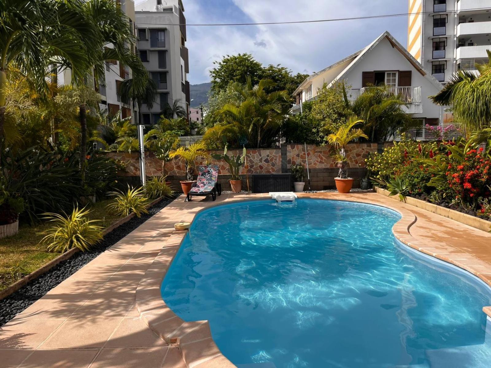 Studio Cosy Avec Piscine Dans Une Villa Saint-Denis Buitenkant foto