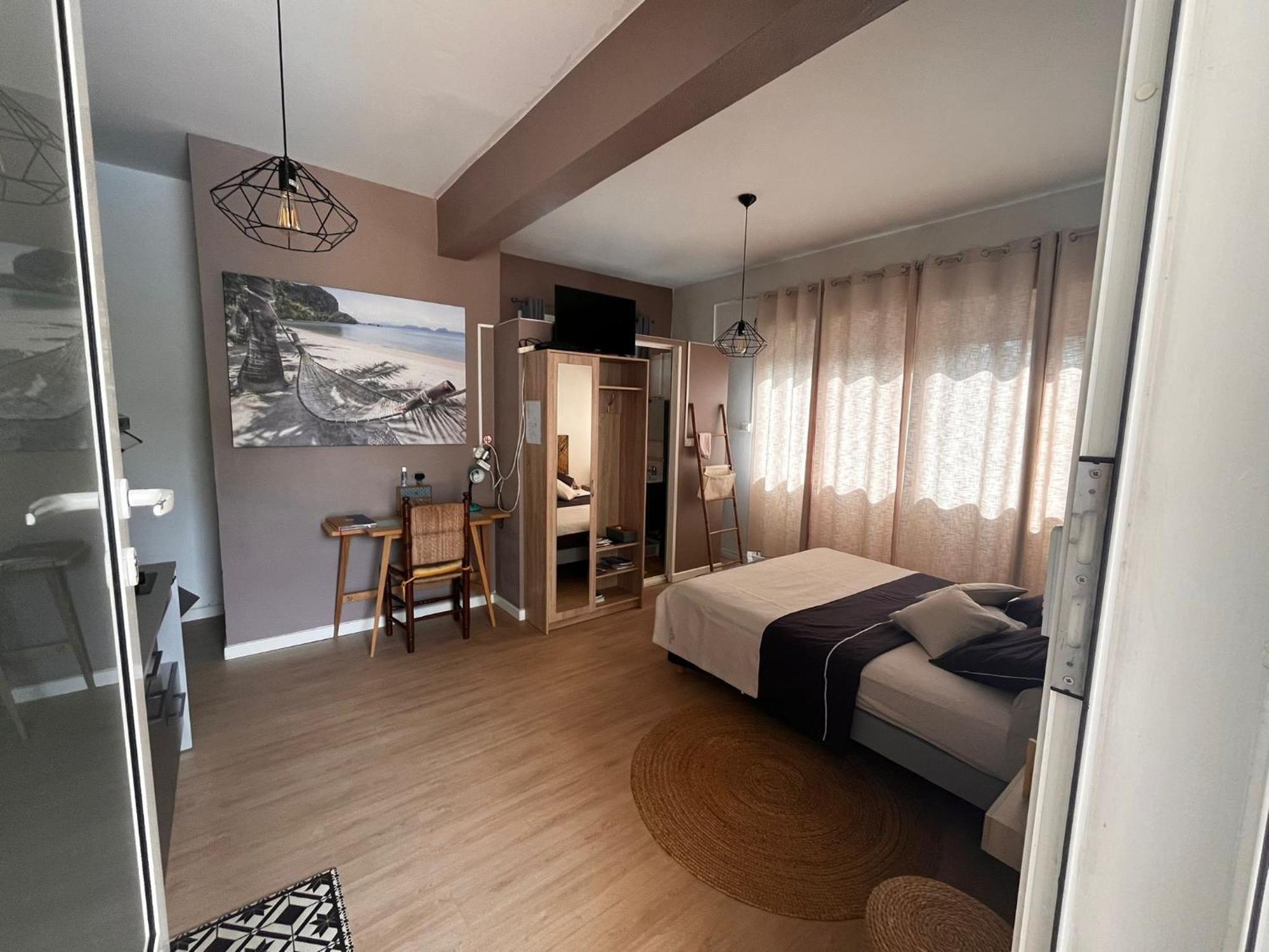 Studio Cosy Avec Piscine Dans Une Villa Saint-Denis Buitenkant foto